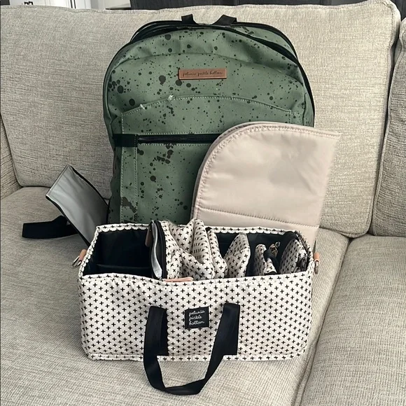 Petunia Pickle Bottom Provision’s 2 in 1 backpack, Inter-Mix cubes & change pad - Picture 7 of 11